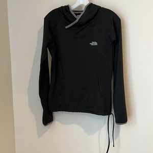 The north face vapor wick lightweight hooded shirt drawstring bottom med…